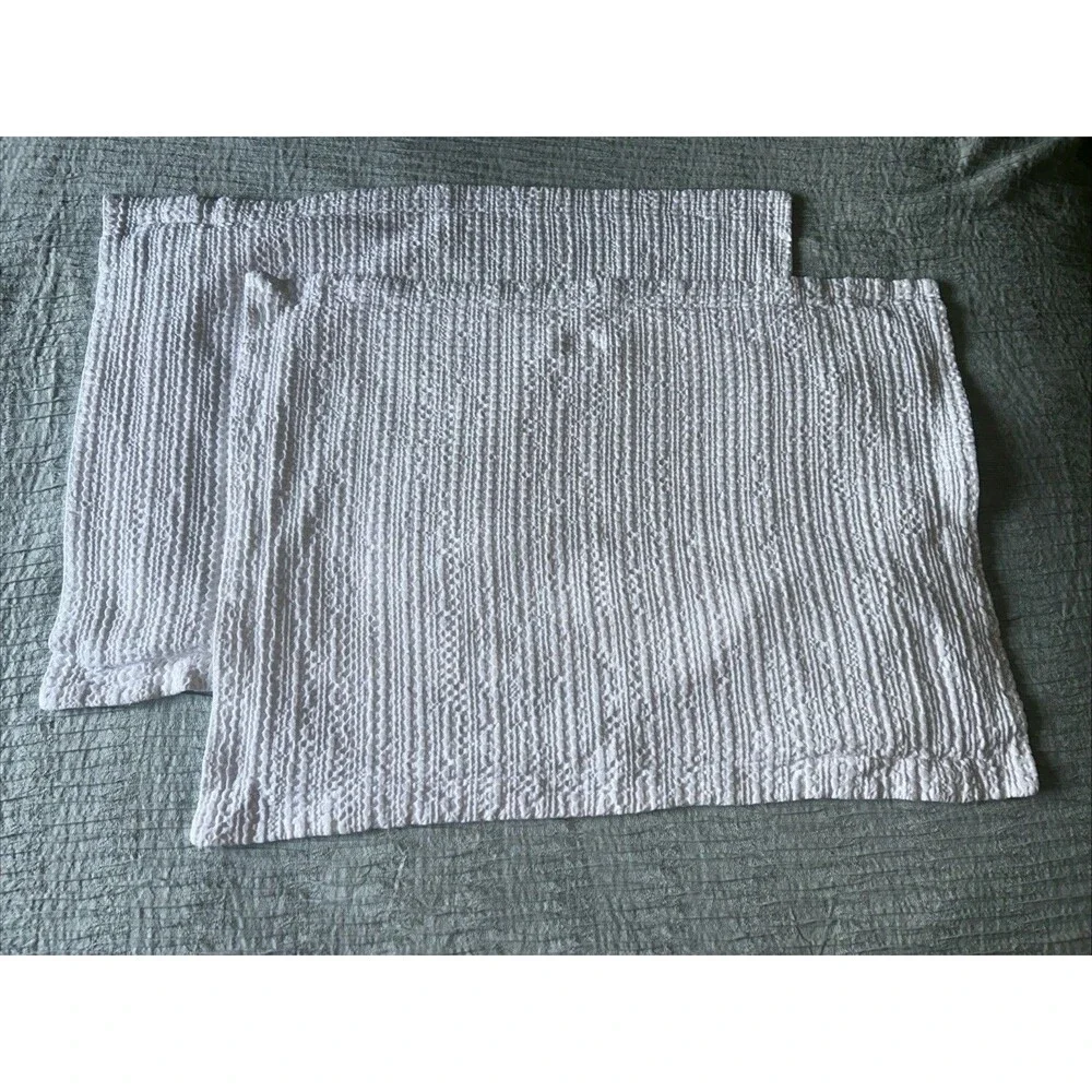 Pottery Barn Standard Pillow Sham 20x27 White Waffle Textured Knit